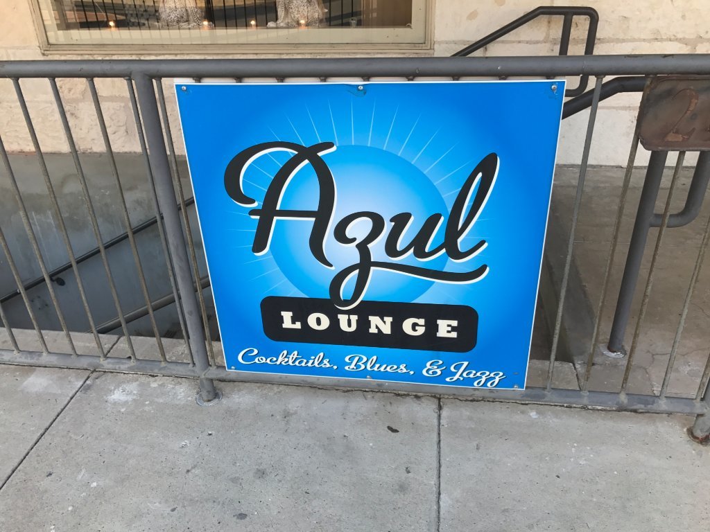 Azul Lounge